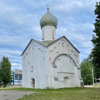 Photo taken at Церковь двенадцати апостолов на пропастех (XIV в) by Alexey N. on 7/25/2021