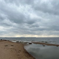 Photo taken at Пляж «Берег вблизи Пенат» by Alexey N. on 8/21/2022