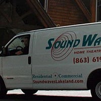 รูปภาพถ่ายที่ Soundwaves Audio Video Interiors โดย Jeff B. เมื่อ 9/19/2012