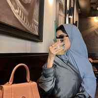 Foto diambil di Starbucks oleh A pada 9/27/2023