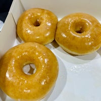 Photo taken at Krispy Kreme by Ronamedo N. on 1/7/2023