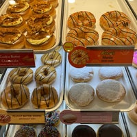 Photo taken at Krispy Kreme by Ronamedo N. on 9/30/2023