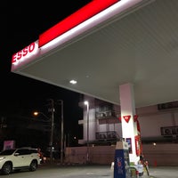 Photo taken at Esso by Ronamedo N. on 12/24/2018