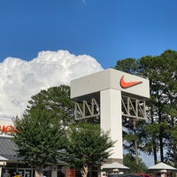 lee outlets nike store