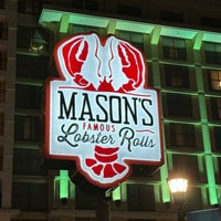 Снимок сделан в Mason&amp;#39;s Famous Lobster Rolls пользователем Lee T. 2/17/2024