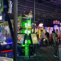 Photo taken at Dave &amp;amp; Buster&amp;#39;s by Lee T. on 9/25/2022
