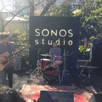 3/15/2013 tarihinde Diego 🇨🇴 P.ziyaretçi tarafından Sonos Studio @ SXSW'de çekilen fotoğraf