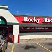 รูปภาพถ่ายที่ Rocky Rococo Pizza โดย Shane B. เมื่อ 8/25/2023