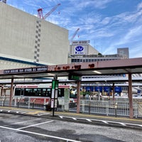 Photo taken at Shinjuku Sta. West Exit Bus Terminal by Ryota 🍑 on 9/4/2023