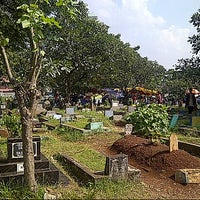 Review makam karet tengsing