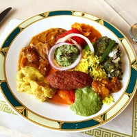 10/4/2017 tarihinde Jaipur Royal Indian Cuisineziyaretçi tarafından Jaipur Royal Indian Cuisine'de çekilen fotoğraf