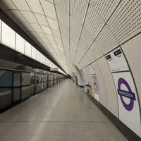 Photo taken at Farringdon London Underground Station by Ondra M. on 6/2/2022