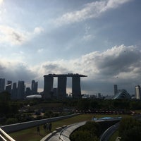 Photo taken at Marina Barrage Green Roof by Kengo M. on 2/23/2019