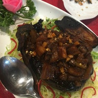 Photo taken at Fo You Yuan Vegetarian Restaurant by Kengo M. on 9/21/2016