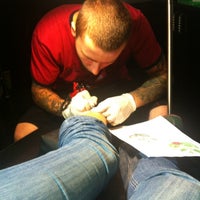 10/18/2012にLerzan I.がElephant Tattoo &amp; Piercingで撮った写真