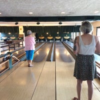 Photo taken at Atomic Bowl Duckpin by Katie F. on 8/20/2016