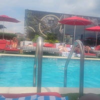 7/8/2022 tarihinde Ron B.ziyaretçi tarafından Penthouse Pool and Lounge'de çekilen fotoğraf