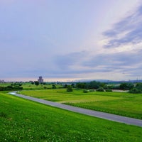 Photo taken at 淀川河川公園 枚方地区 by fujikawa on 6/25/2021