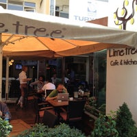 8/20/2013에 Sureyya U.님이 Lime Tree Cafe &amp; Kitchen에서 찍은 사진