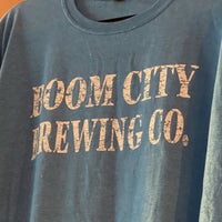 รูปภาพถ่ายที่ Boom City Brewing Company โดย T M. เมื่อ 10/10/2020