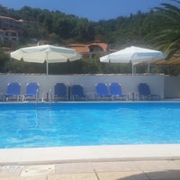 Foto diambil di Alexaria Holidays Apartments oleh kostas g. pada 8/14/2014