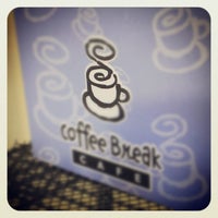 Foto tomada en Coffee Break Cafe  por Eric C. el 12/2/2012