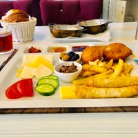 Photo taken at Beyaz Ev Butik Restoran by POLAT on 4/3/2019