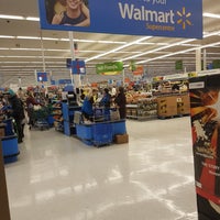 Foto scattata a Walmart Supercentre da Lily S. il 12/1/2017