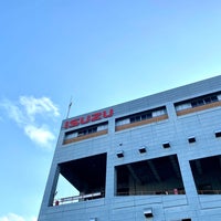 Photo taken at いすゞ自動車首都圏 東京北サービスセンター by 銀次郎 on 10/6/2021