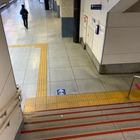 Photo taken at Inokashira Line Meidaimae Station (IN08) by が.rr on 1/30/2021