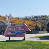 Photo taken at Rabbit Ears Motel by Melissa K. on 9/20/2020