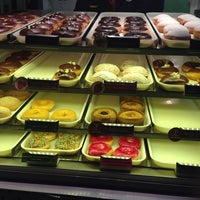 Photo taken at Krispy Kreme by Tuğçe K. on 7/19/2014