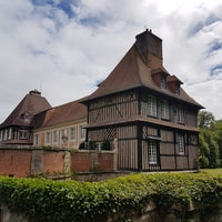 Photo taken at Château du Breuil by Vladislava R. on 6/25/2017