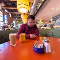 Photo taken at Snooze, an A.M. Eatery by Moツ on 7/8/2021
