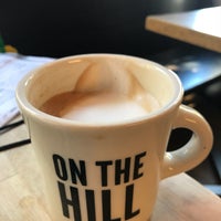 10/21/2017 tarihinde Mark B.ziyaretçi tarafından On the Hill Cafe'de çekilen fotoğraf