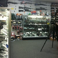 2/4/2013에 Will B.님이 Gun World Burbank에서 찍은 사진