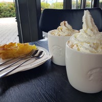 Photo taken at Starbucks by Jaromír Z. on 9/12/2019