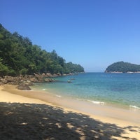 Photo taken at Ilha das Couves by Thaís A. on 3/9/2017