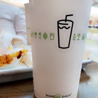 Photo taken at Shake Shack by Douh 9. on 5/23/2023