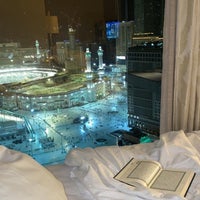Снимок сделан в Hilton Makkah Convention Hotel пользователем Dela 5/1/2024