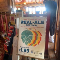 Photo taken at The Oxted Inn (Wetherspoon) by Nick P. on 10/9/2022
