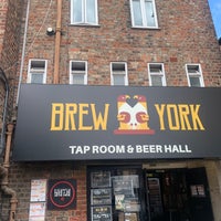 รูปภาพถ่ายที่ Brew York Craft Brewery &amp;amp; Tap Room โดย Nick P. เมื่อ 6/8/2023