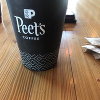 Foto diambil di Peet&amp;#39;s Coffee &amp;amp; Tea oleh Kim pada 4/20/2019