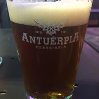 Photo taken at Antuérpia Cervejas Artesanais by Marcello P. on 5/26/2018