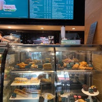 Photo taken at Starbucks by Ernesto N. on 5/25/2022