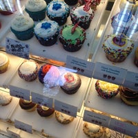 12/15/2012にKenneth W.がCupcakes By Carouselで撮った写真