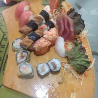 Photo prise au Kyuden Sushi par Larissa A. le11/23/2014
