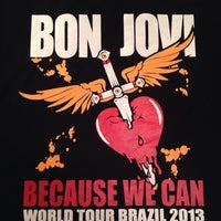 Photo taken at Bon Jovi - Because We Can Tour. Convidado Especial: Nickelback by Dafni F. on 9/23/2013