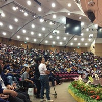 Photo taken at Lee Kong Chian Lecture Theatre by Jansen Y. on 8/8/2014
