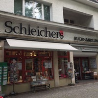 Снимок сделан в Schleichers Buchhandlung пользователем Norman 8/26/2017